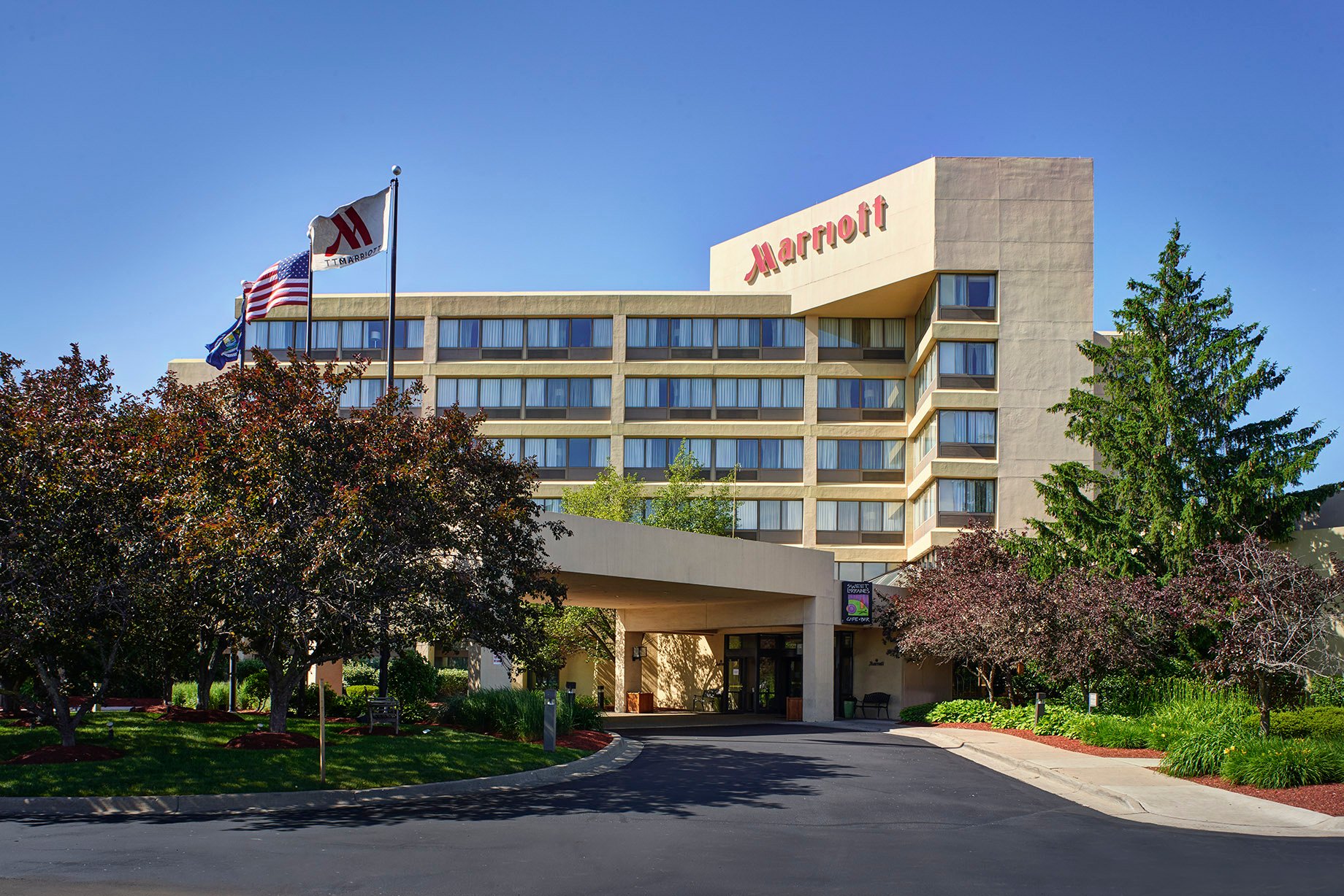 Detroit Livonia Marriott at Laurel Park Place — photo 2